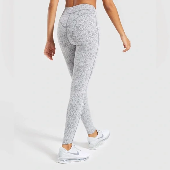 Gymshark Fleur Textured Leggings - Picture 2 of 7